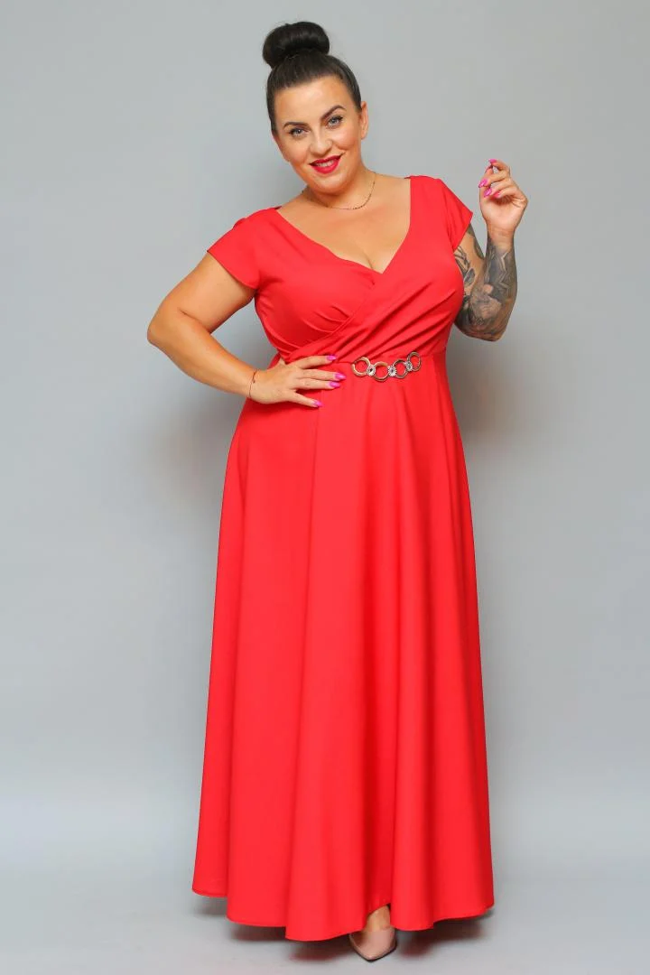 Sukienka wieczorowa Camilia – rozkloszowany krój, kopertowy dekolt, szykowna klamra. Zobacz film, który pokazuje, jak pięknie się układa! CZERWONA