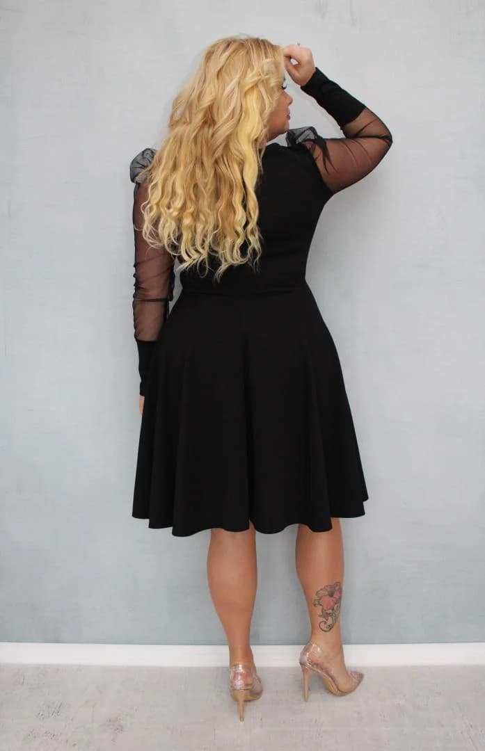 Sukienka Jessica rozkloszowana rękawy z tiulu bufki czarna