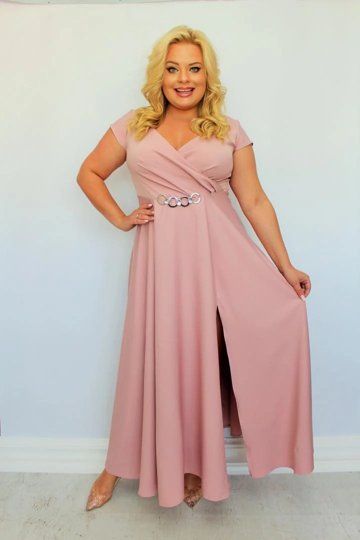 Sukienka wieczorowa Camilia – rozkloszowany krój, kopertowy dekolt, szykowna klamra. Zobacz film, który pokazuje, jak pięknie się układa! WRZOSOWA