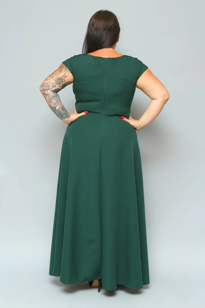 Sukienka wieczorowa Camilia – rozkloszowany krój, kopertowy dekolt, szykowna klamra. Zobacz film, który pokazuje, jak pięknie się układa! BUTELKOWA ZIELEŃ