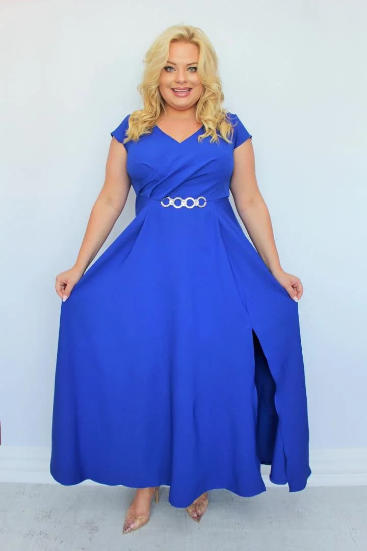 Sukienka wieczorowa Camilia – rozkloszowany krój, kopertowy dekolt, szykowna klamra. Zobacz film, który pokazuje, jak pięknie się układa! CHABROWA